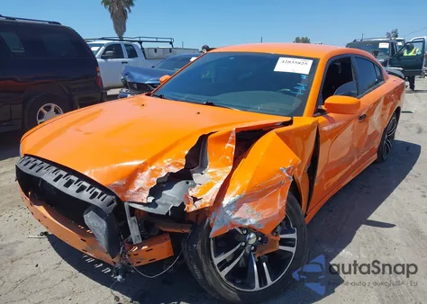 2014 Dodge Charger Srt8 Super Bee z USA, uszkodzony, nr VIN 2C3CDXGJ6EH261407